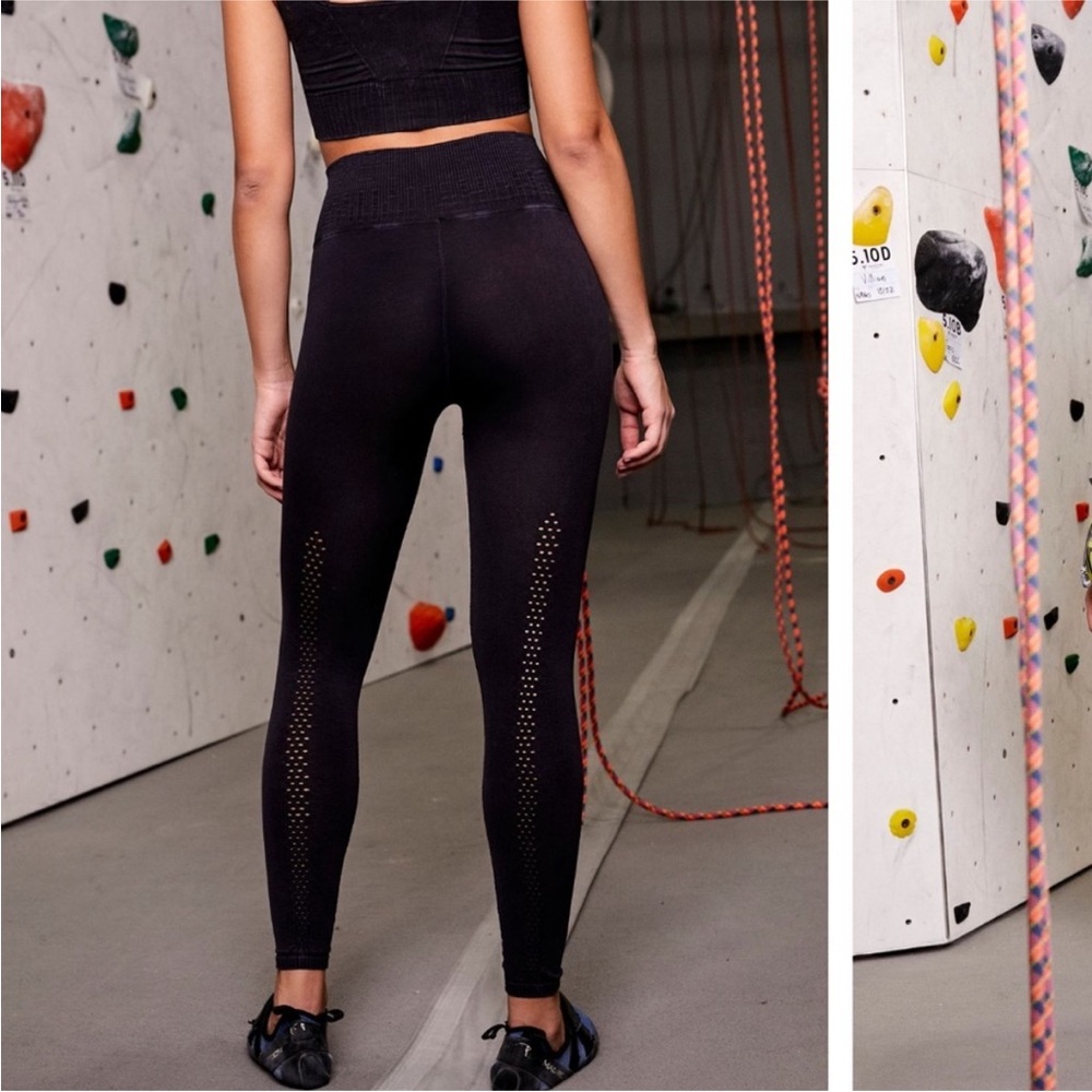 NWOT Free People Movement High-Rise Good Karma Leggings Washed Black XS/S *IR* - Picture 3 of 7